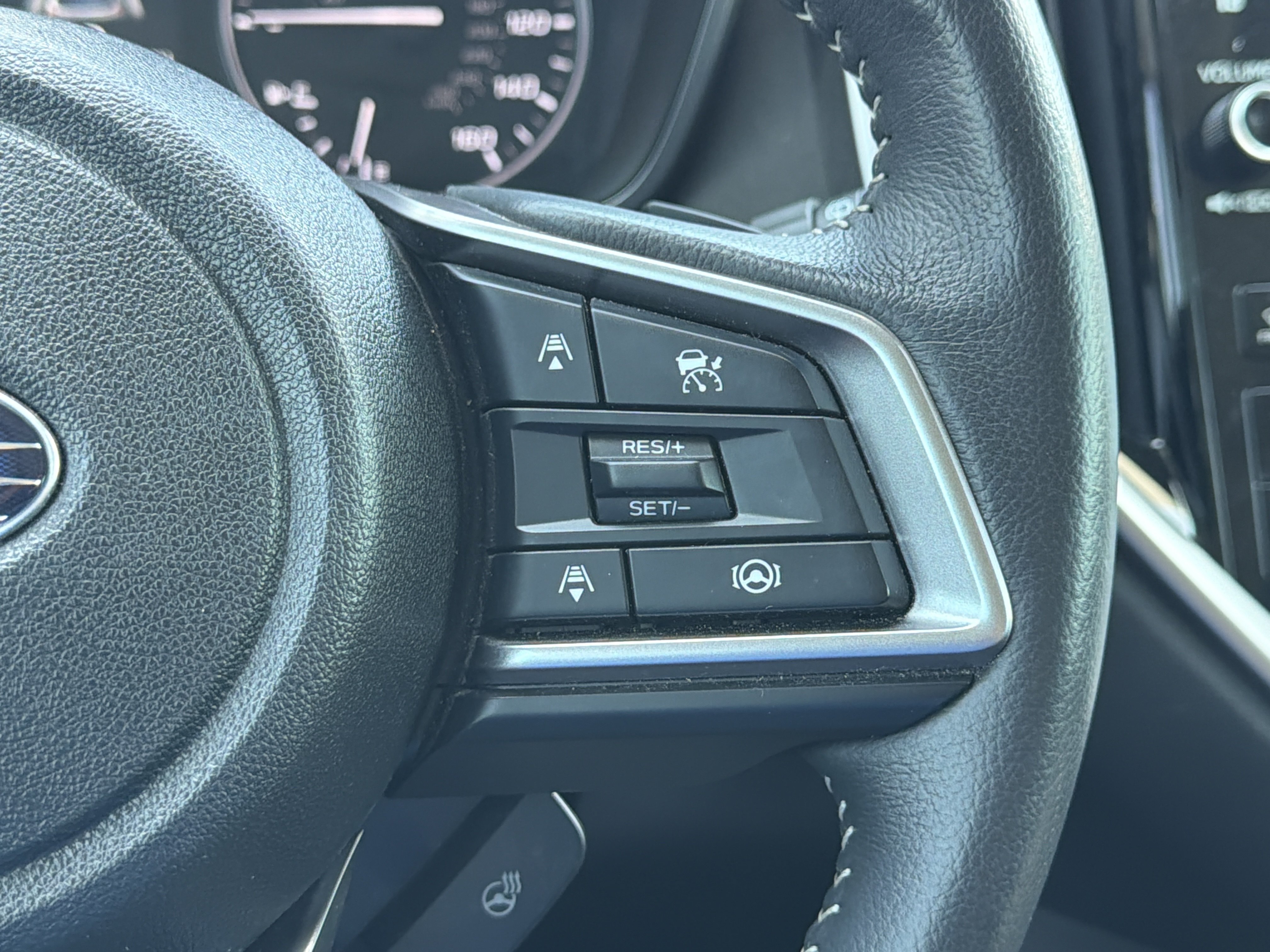 Used 2025 Subaru Ascent Limited AWD/4WD image 15