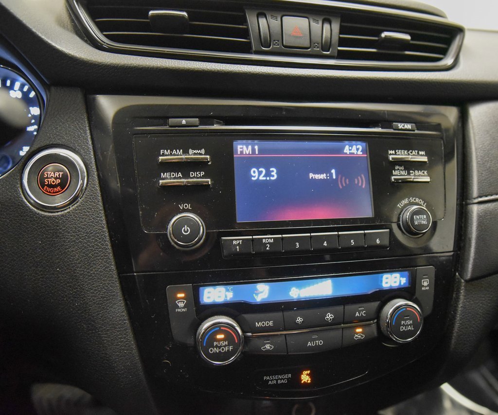 Used 2017 Nissan Rogue SV w/ Midnight Edition image 7