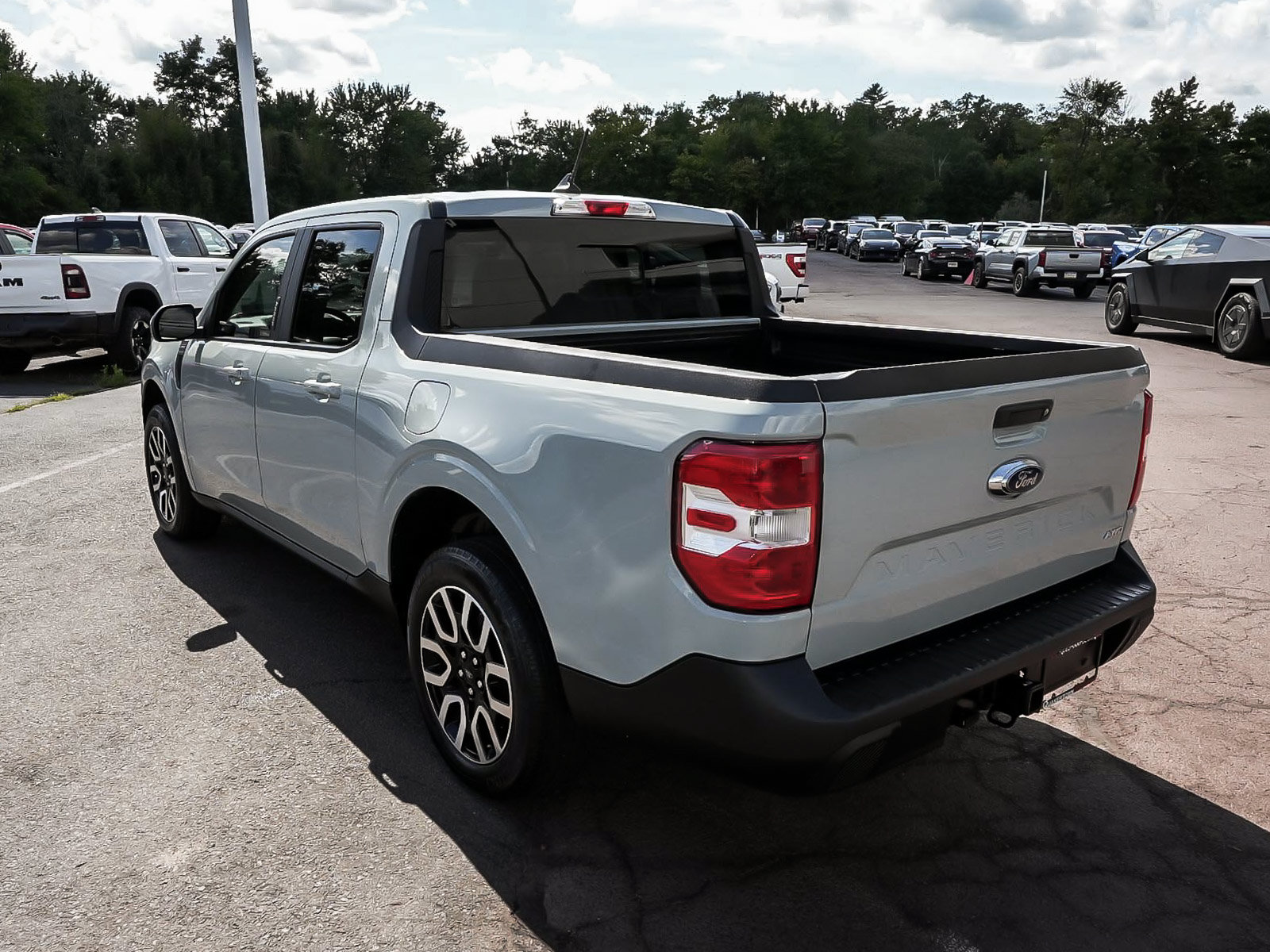 Used 2023 Ford Maverick Lariat w/ Lariat Luxury Package AWD/4WD image 4