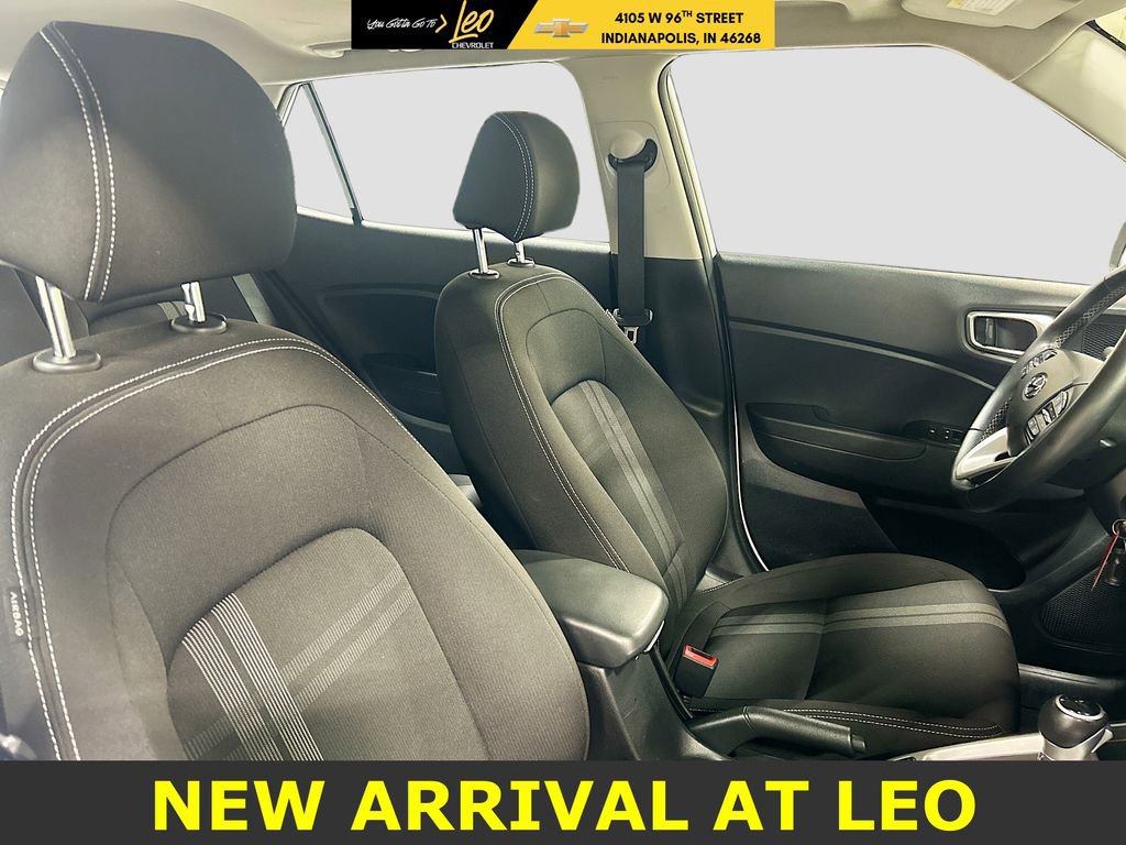 Used 2023 Hyundai Venue SEL image 26