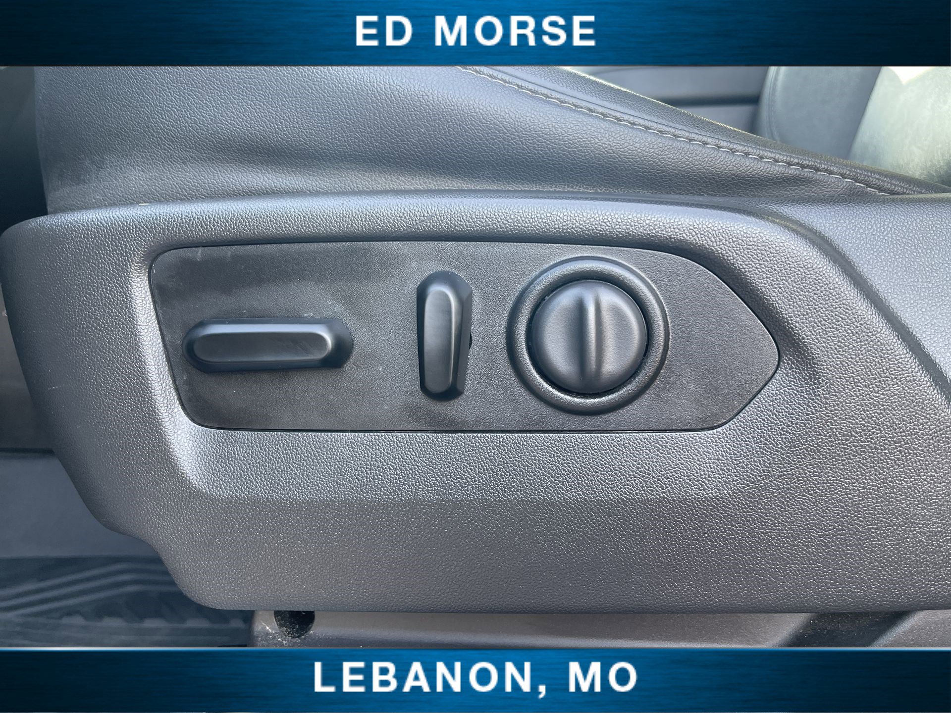 Certified 2021 Chevrolet Silverado 1500 LT Trail Boss w/ Convenience Package II AWD/4WD image 33