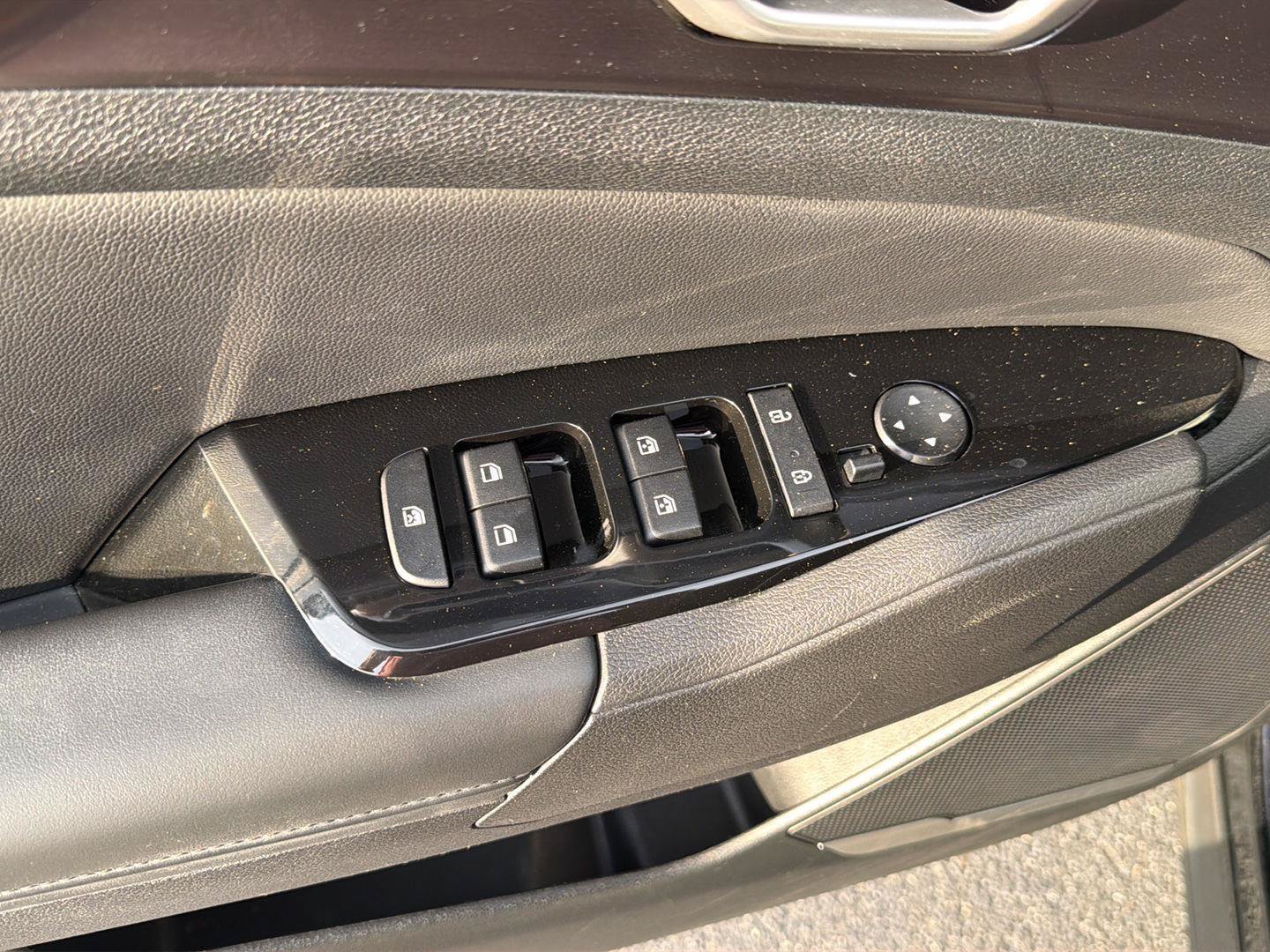 Used 2023 Kia Sportage EX FWD image 33