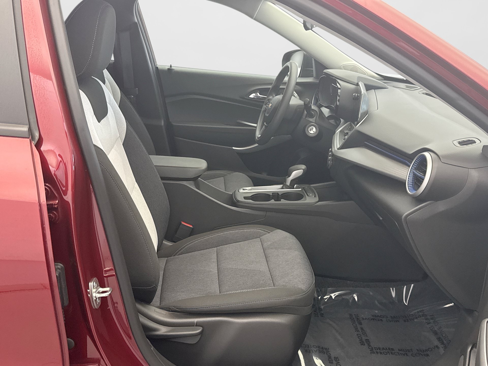 Used 2024 Chevrolet Trax LS w/ Driver Confidence Package FWD image 16