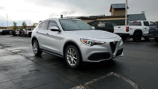 Used 2018 Alfa Romeo Stelvio Ti AWD/4WD image 2