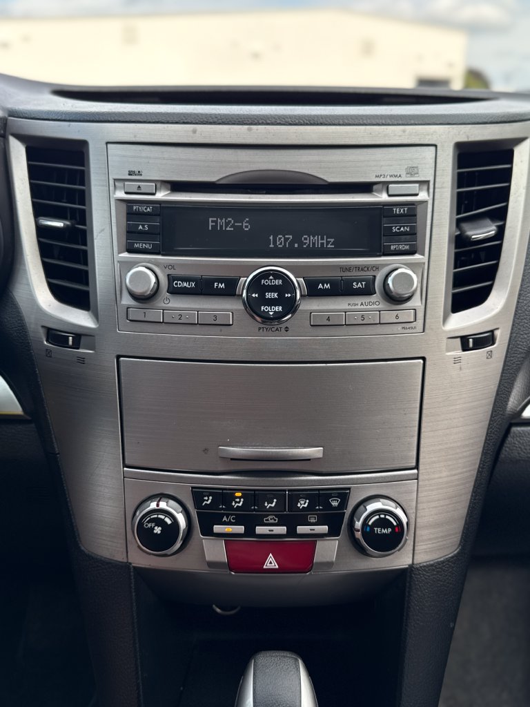 Used 2011 Subaru Outback 2.5i Premium AWD/4WD image 17
