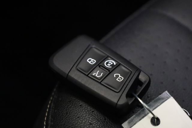 Used 2023 Volkswagen Tiguan SE R-Line image 36