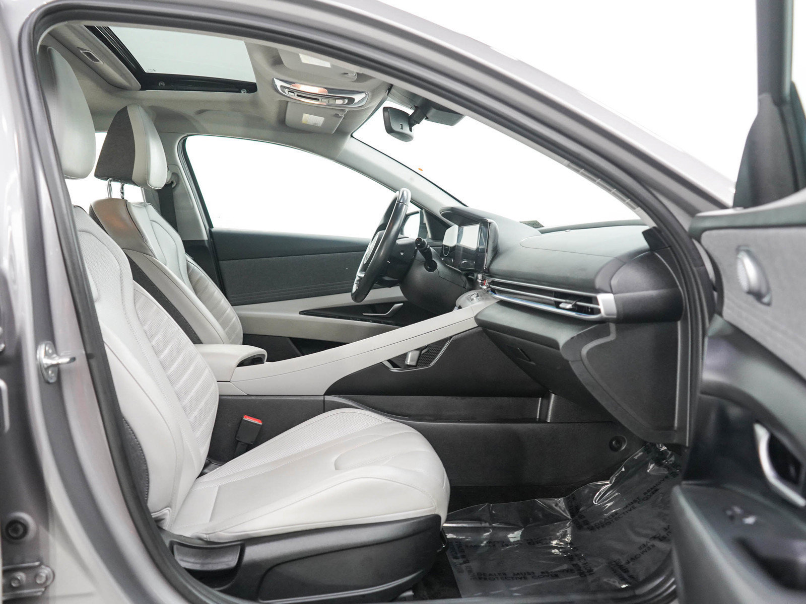 Used 2024 Hyundai Elantra Limited FWD image 11