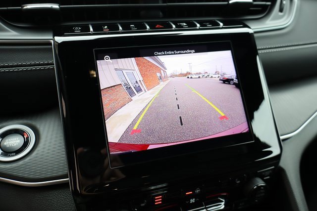 New 2025 Jeep Grand Cherokee Altitude image 18