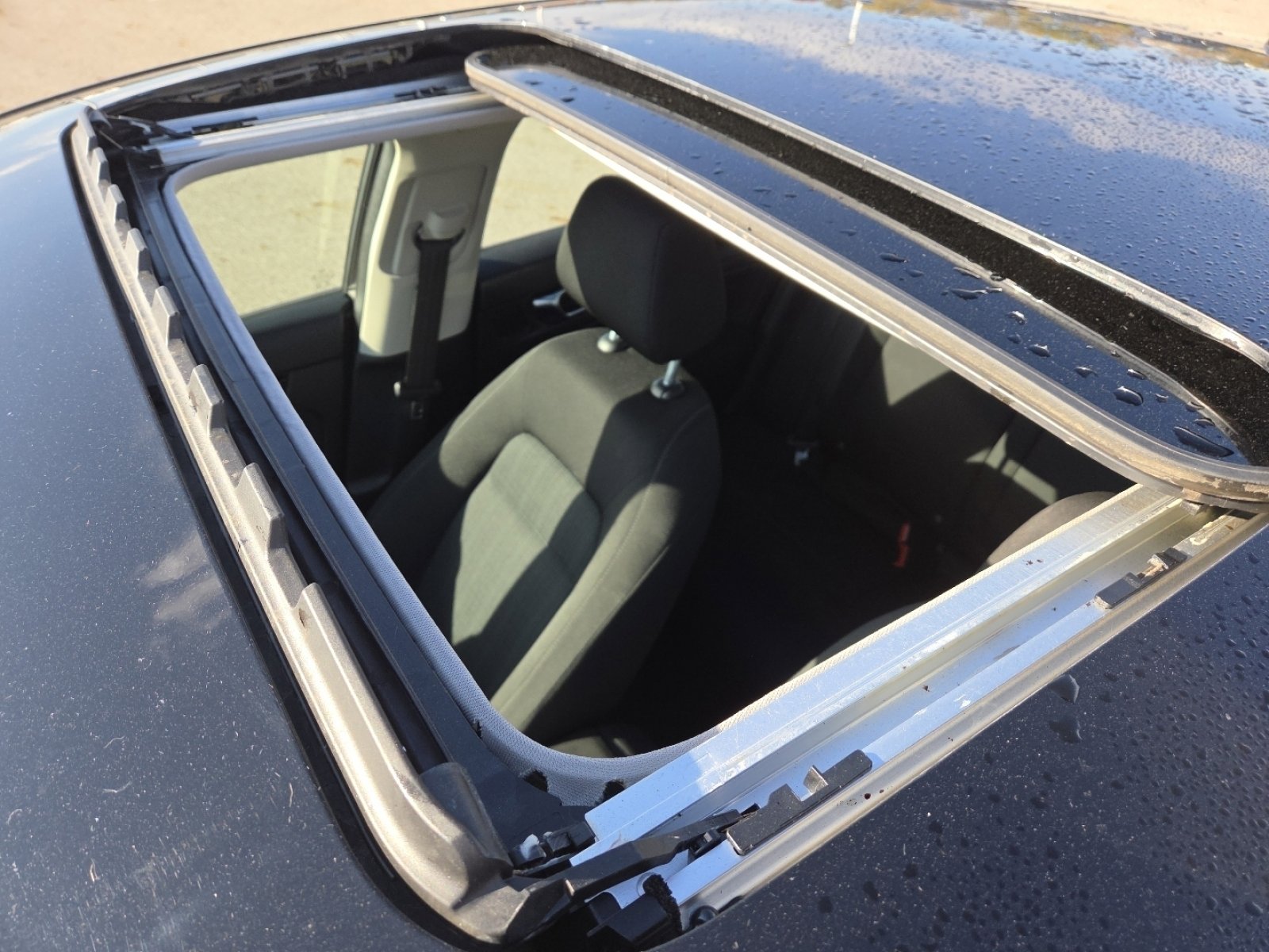 Used 2023 Honda Civic EX image 4