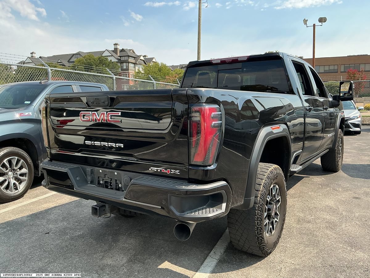 Used 2025 GMC Sierra 2500 AT4X AWD/4WD image 5
