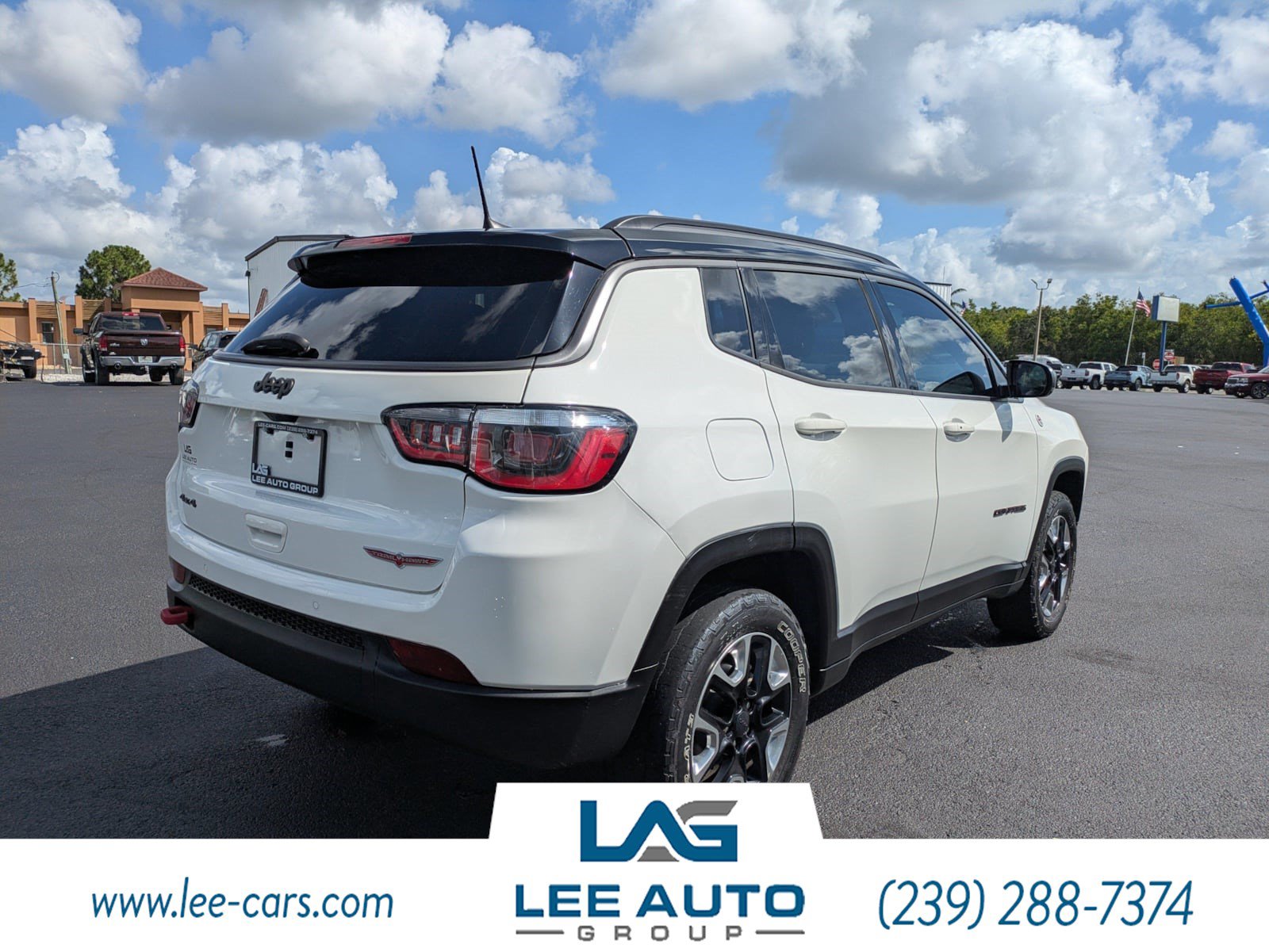 Used 2017 Jeep Compass Trailhawk w/ Leather Interior Group AWD/4WD image 3