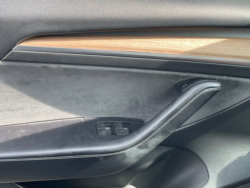 Used 2023 Tesla Model 3 Standard Range image 19
