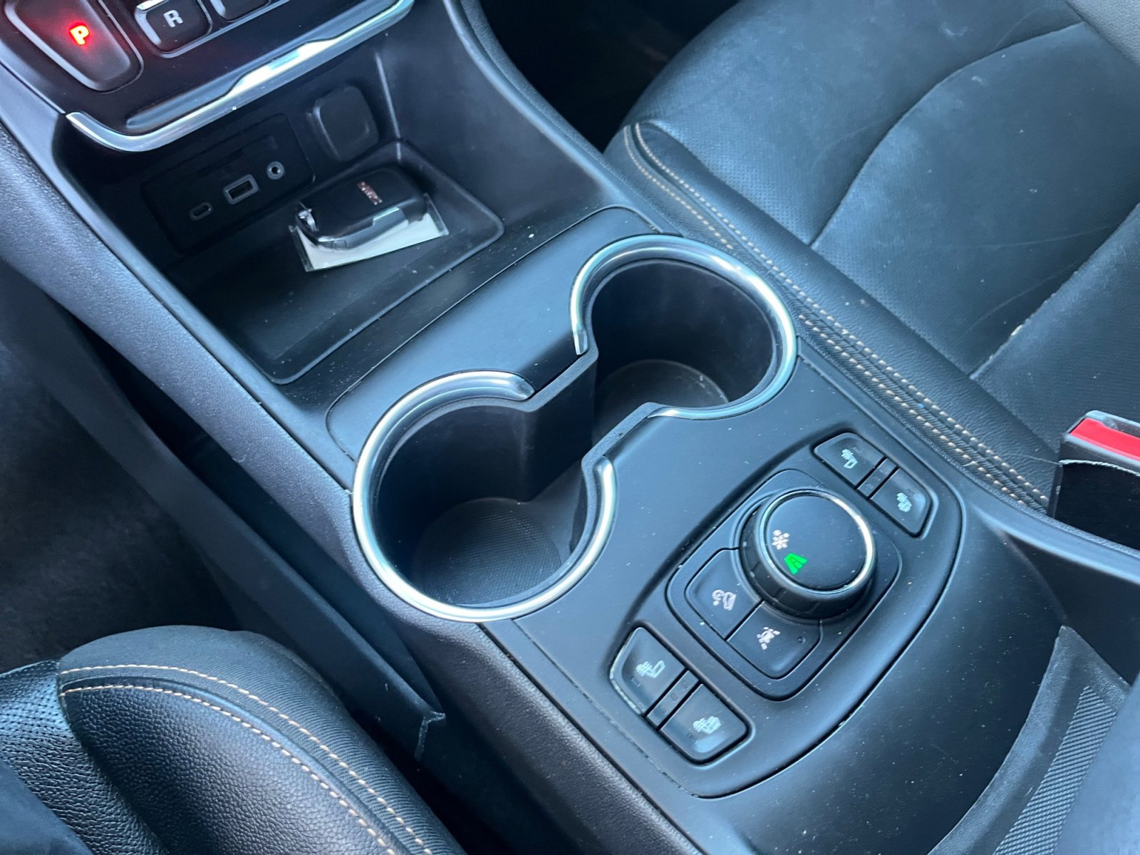 Used 2020 GMC Terrain SLT w/ Preferred Package image 32