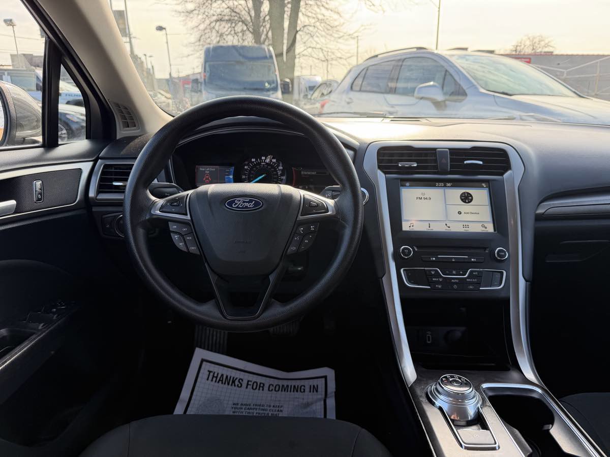 Used 2018 Ford Fusion SE w/ Fusion SE Technology Package image 20