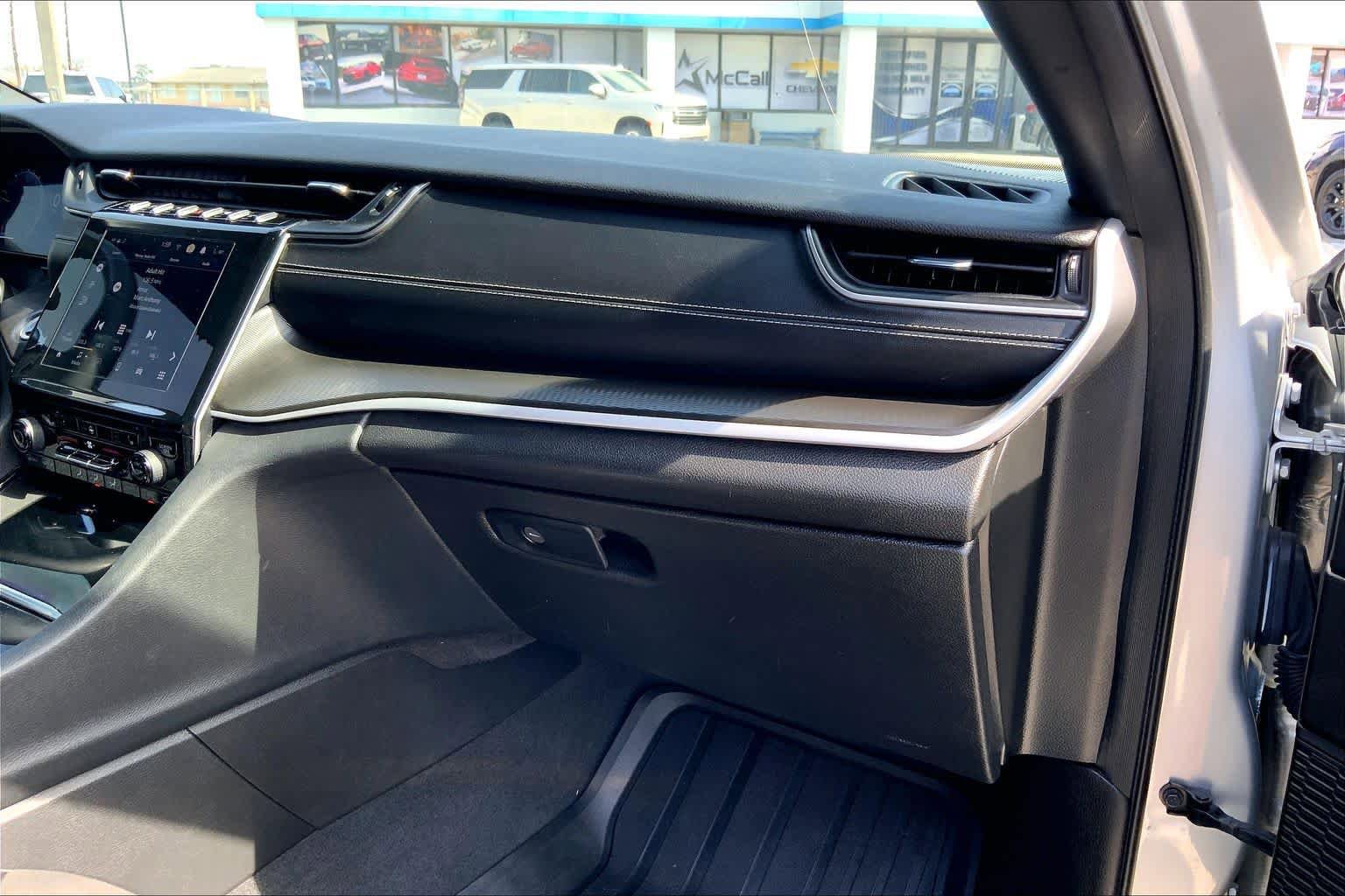 Used 2023 Jeep Grand Cherokee L Laredo image 19