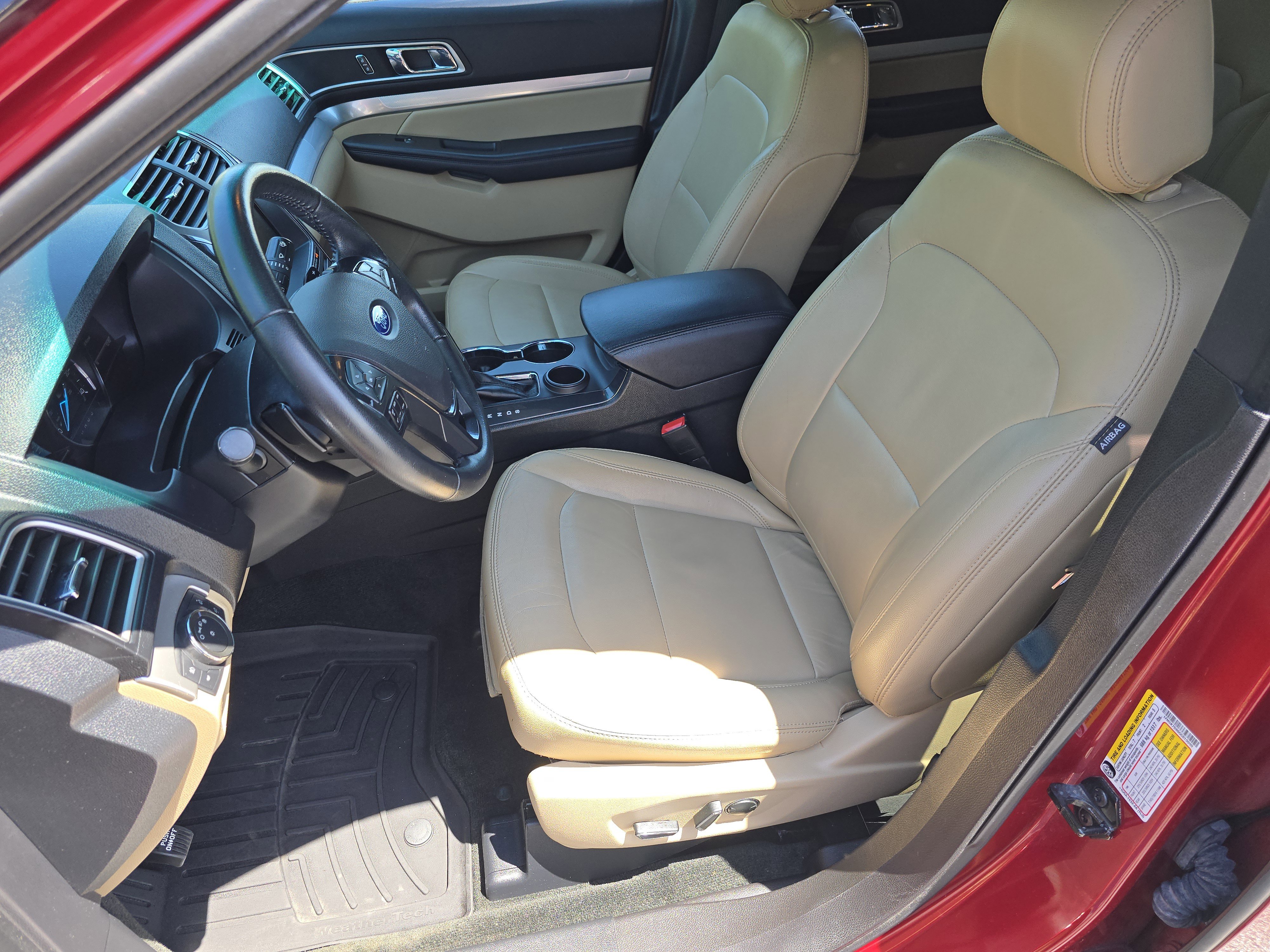 Used 2016 Ford Explorer XLT w/ Equipment Group 202A FWD image 27