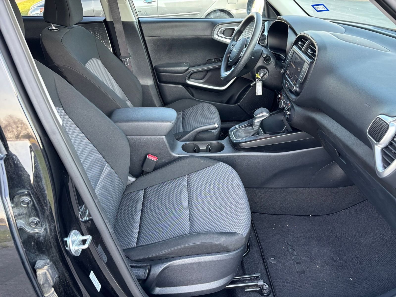 Used 2025 Kia Soul LX w/ LX Technology Package image 34