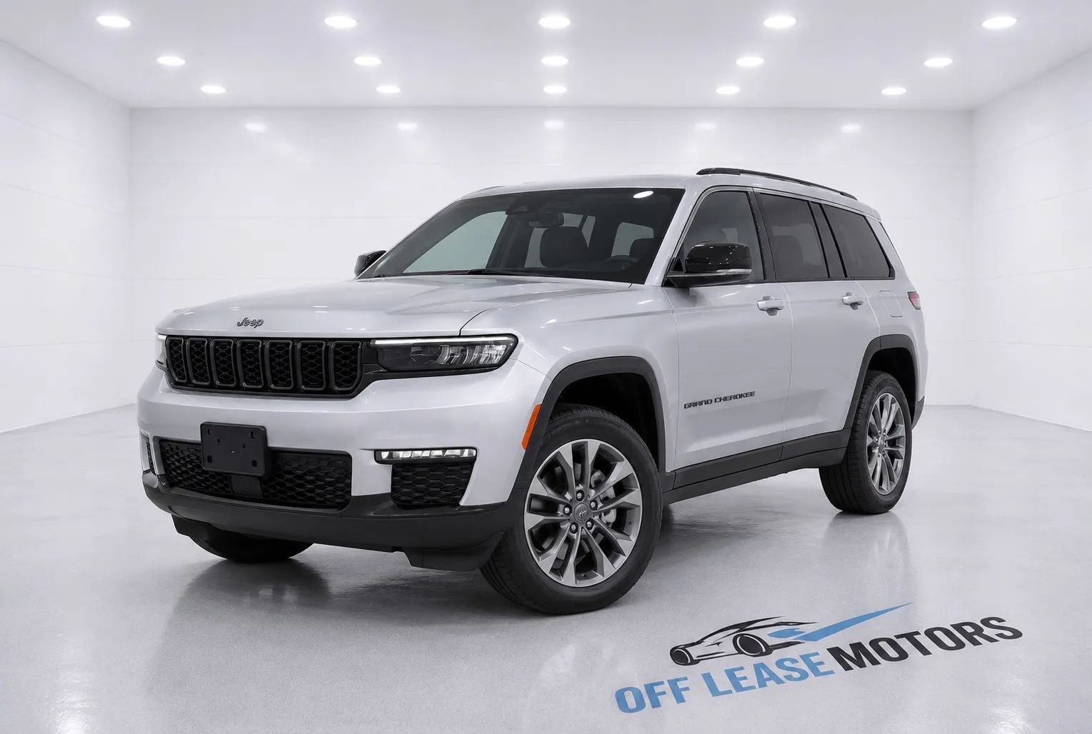 Used 2023 Jeep Grand Cherokee L Limited w/ Black Appearance Package AWD/4WD image 1