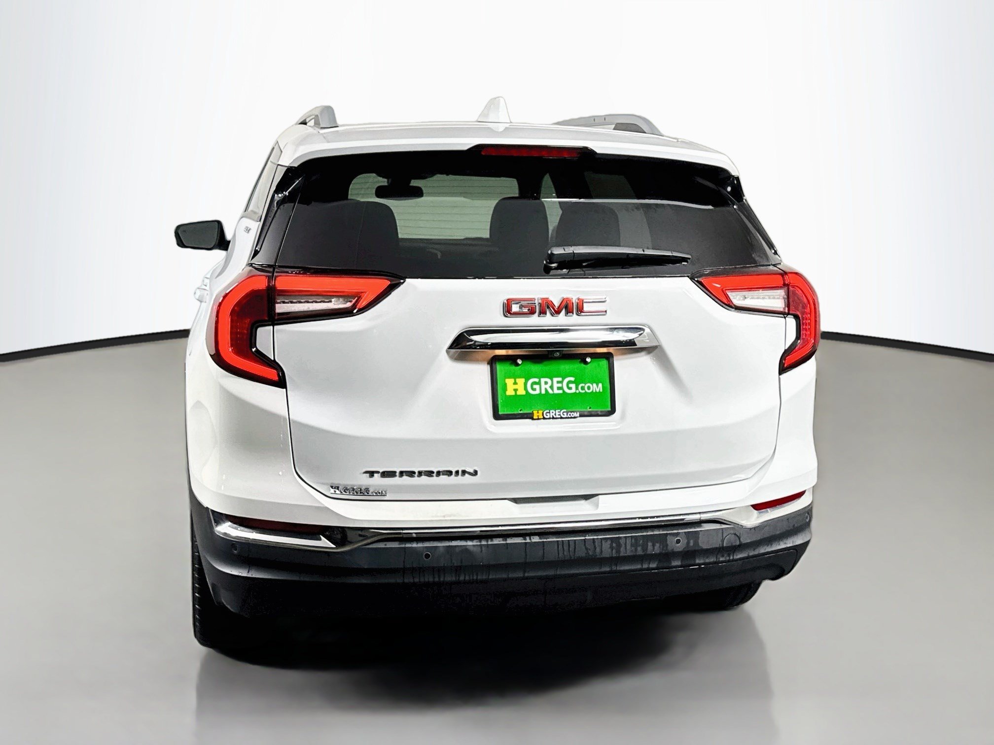 Used 2023 GMC Terrain SLT w/ Tech Package FWD image 8