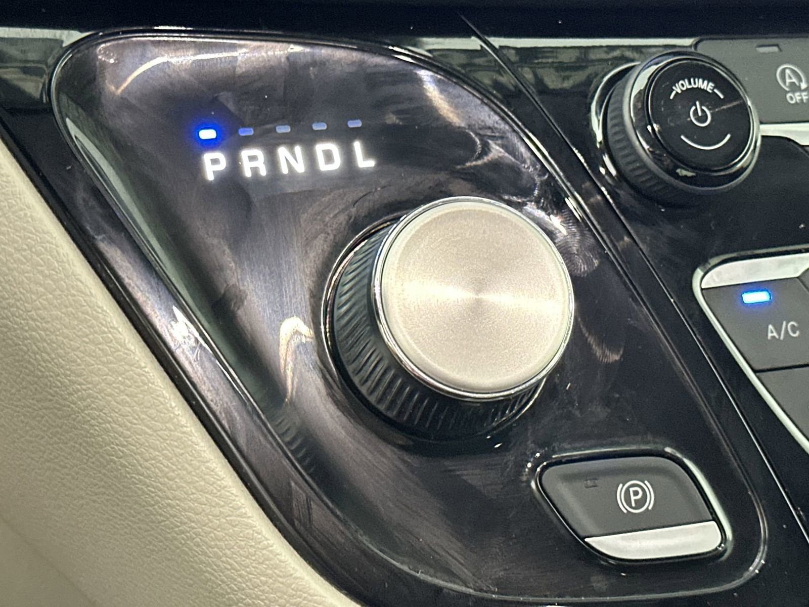 Used 2023 Chrysler Voyager LX FWD image 20