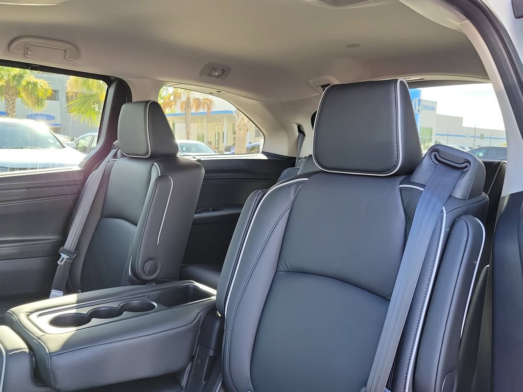 Certified 2026 Honda Odyssey Touring image 17