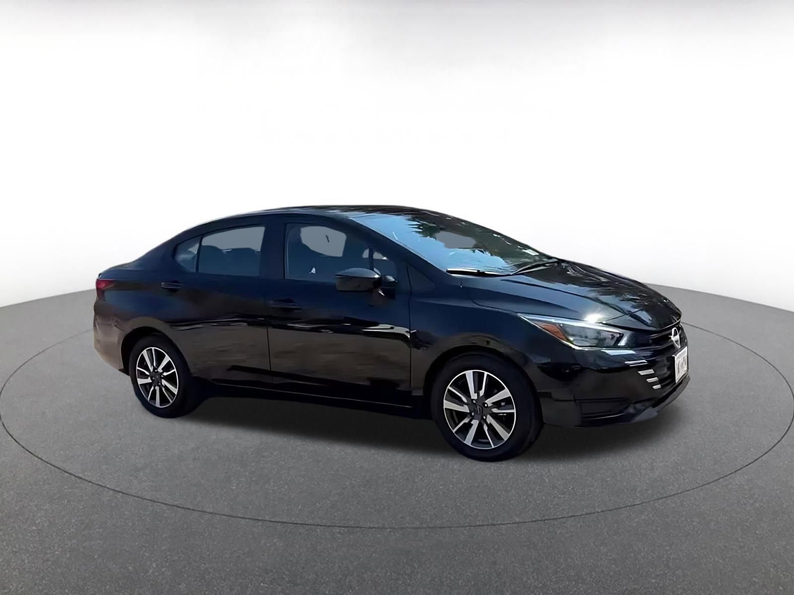Used 2025 Nissan Versa SV FWD image 2