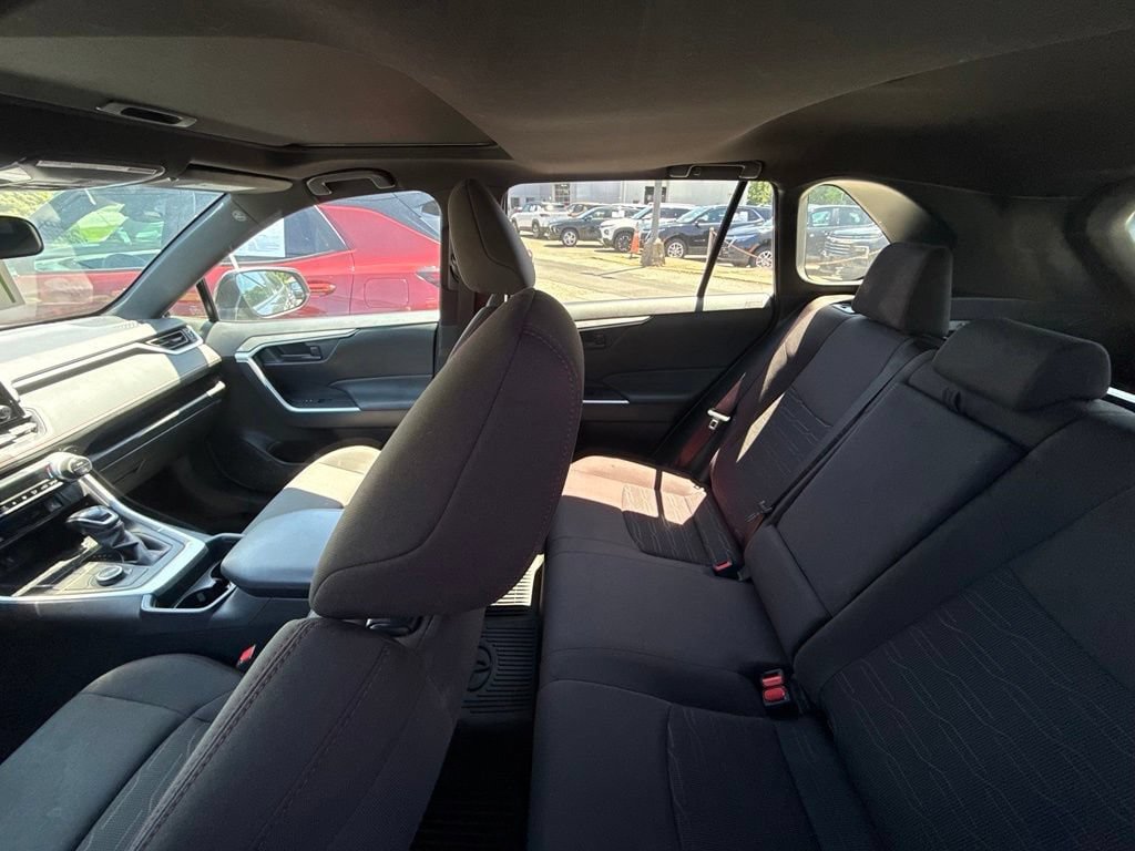 Used 2021 Toyota RAV4 SE w/ Weather & Moonroof Package AWD/4WD image 19