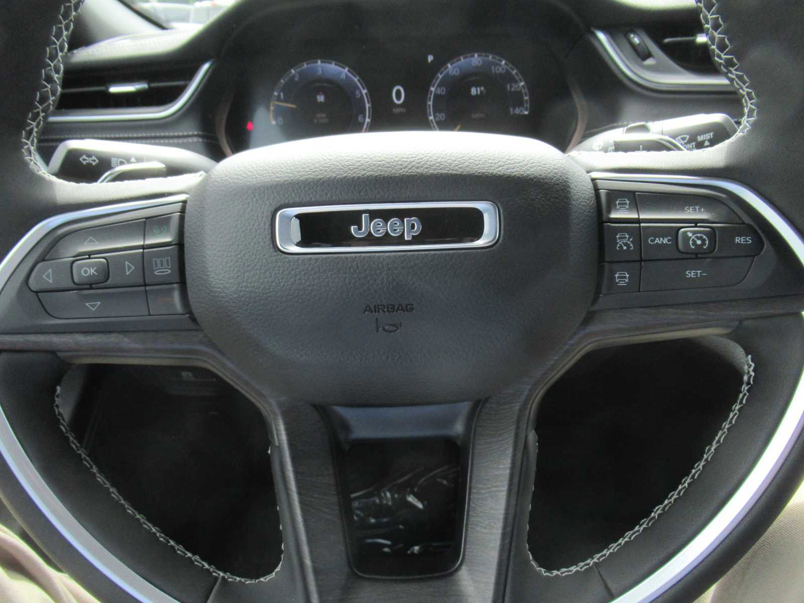 New 2025 Jeep Grand Cherokee L Limited w/ Trailer Tow Package image 25