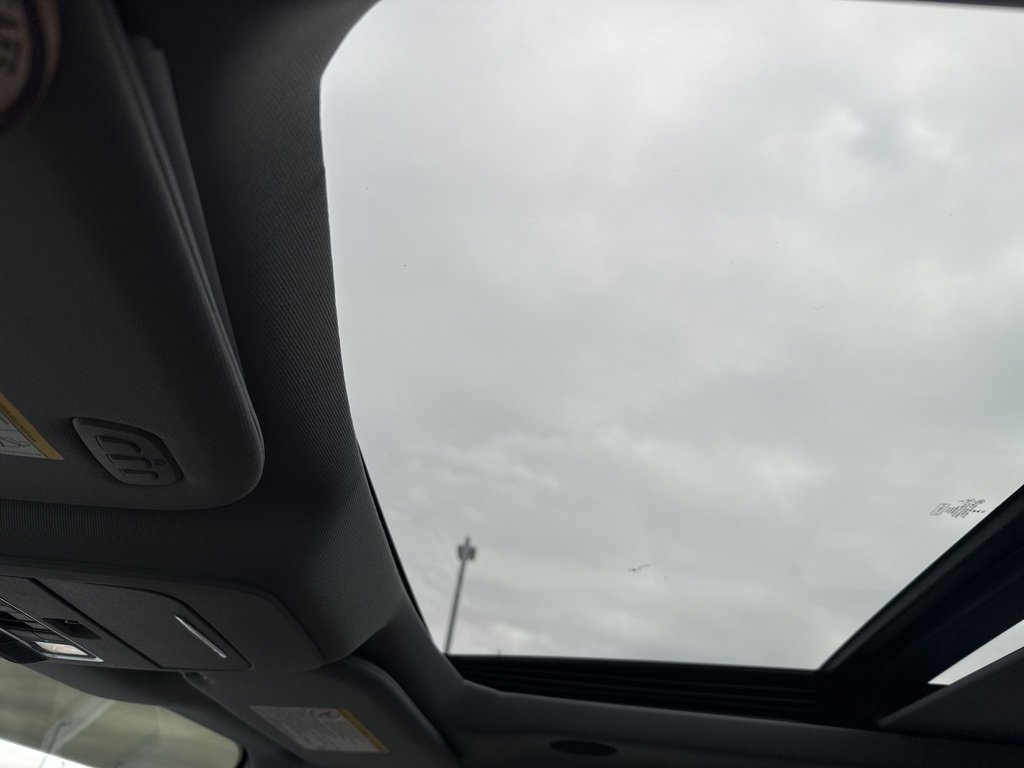 Used 2025 Ford F250 Lariat w/ Lariat Ultimate Package image 12