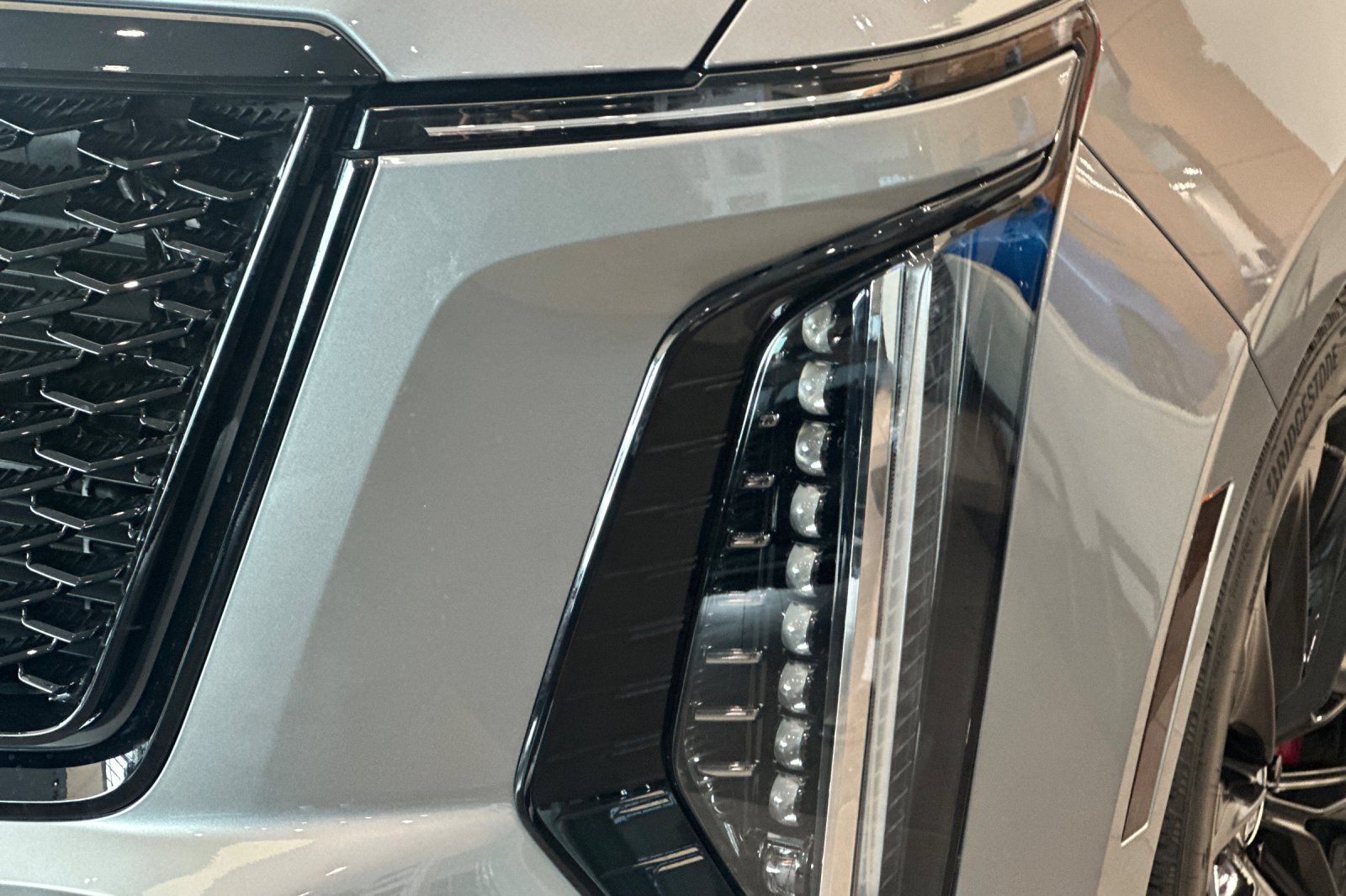 Certified 2025 Cadillac Escalade V w/ LPO, ONYX Package AWD/4WD image 50