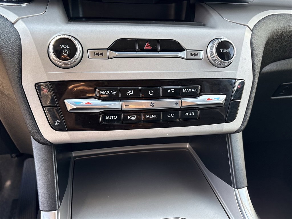 Used 2023 Ford Explorer XLT w/ Equipment Group 202A image 20