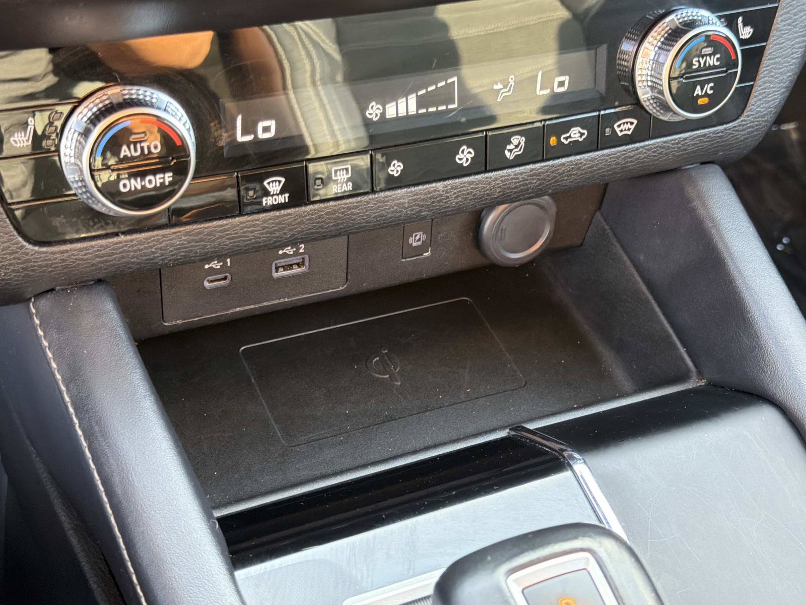 Used 2024 Mitsubishi Outlander AWD image 23