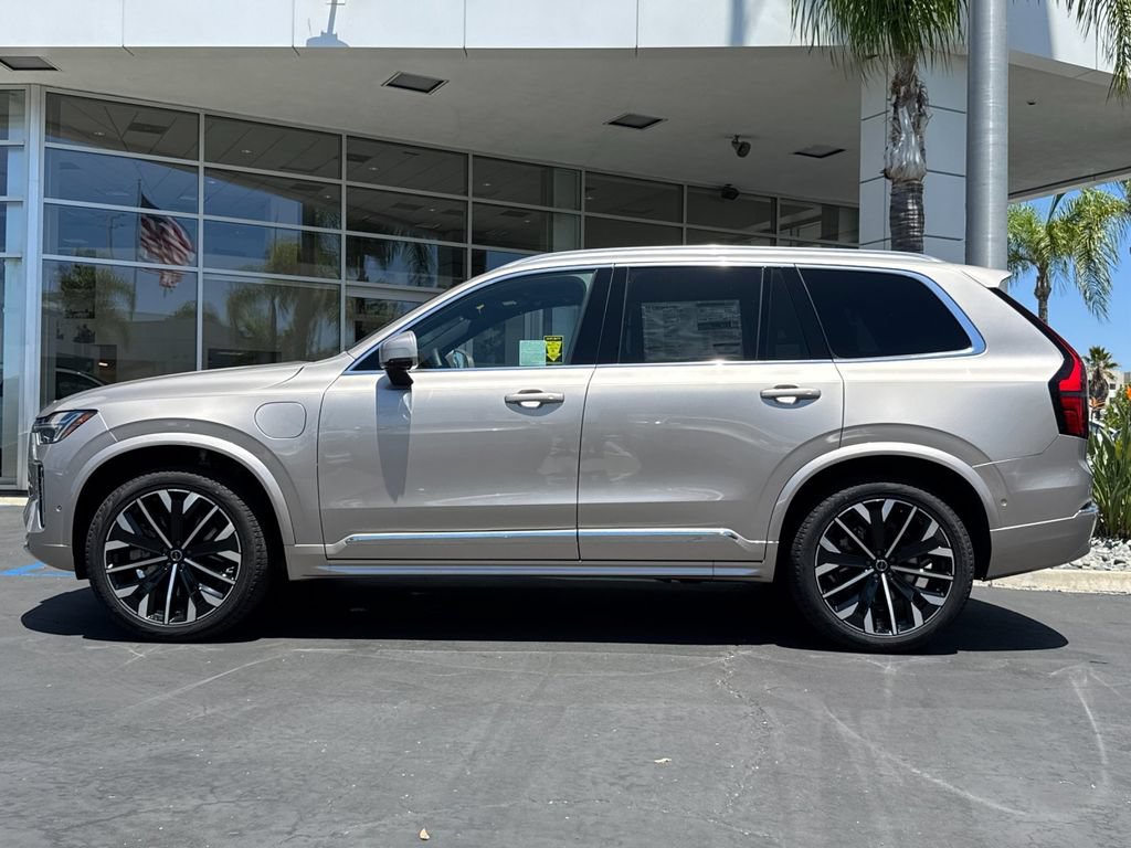 New 2026 Volvo XC90 T8 Plus AWD/4WD image 2