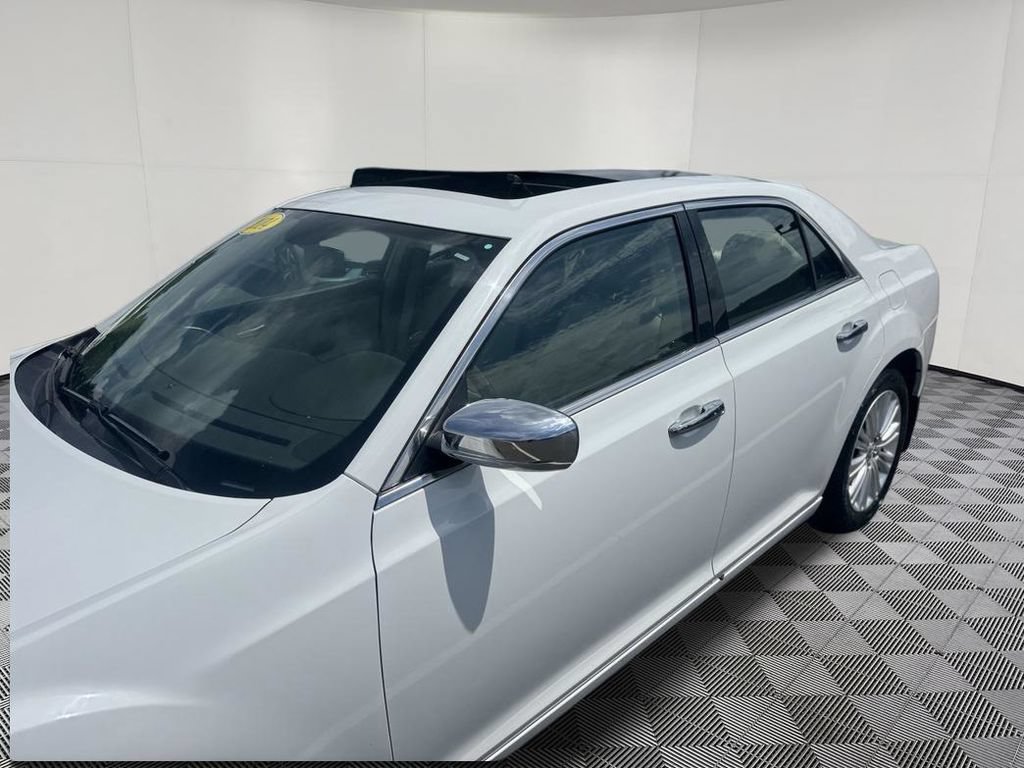 Used 2014 Chrysler 300 C AWD/4WD image 9