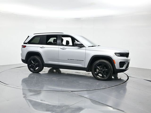 Used 2024 Jeep Grand Cherokee Altitude video 3