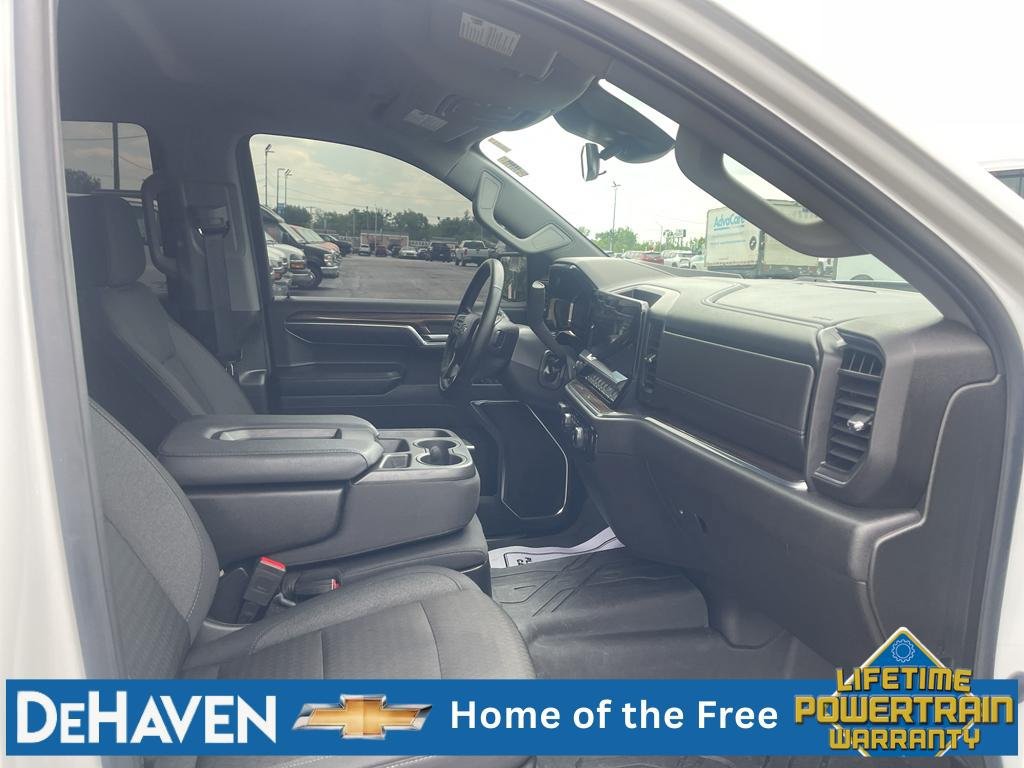Used 2024 Chevrolet Silverado 1500 RST AWD/4WD image 27