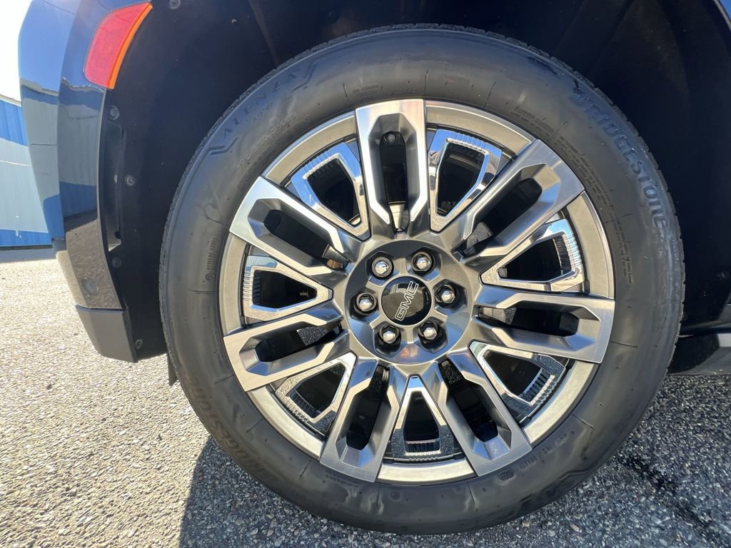 Used 2023 GMC Yukon XL Denali Ultimate image 34