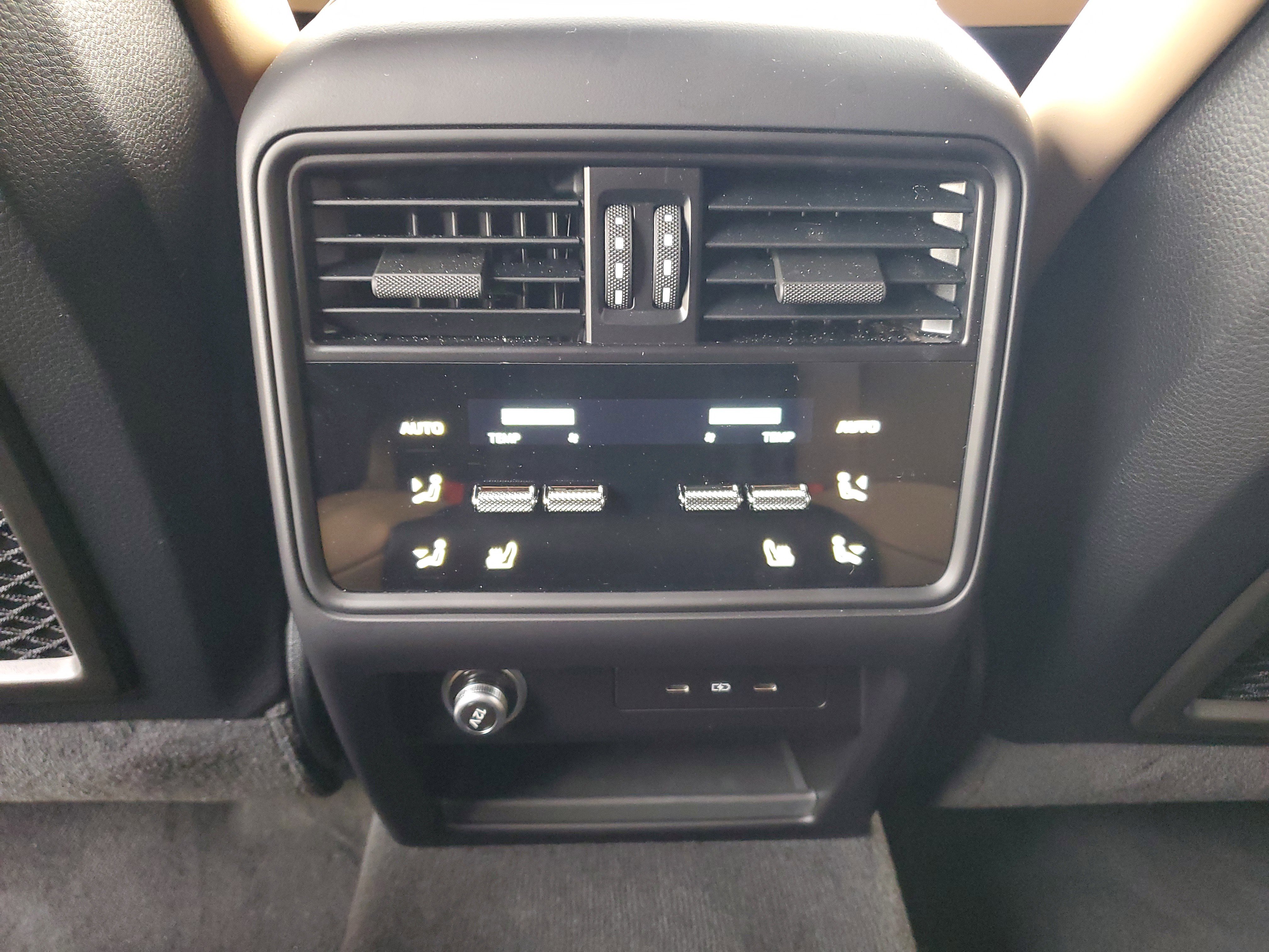 Used 2024 Porsche Cayenne E-Hybrid image 13