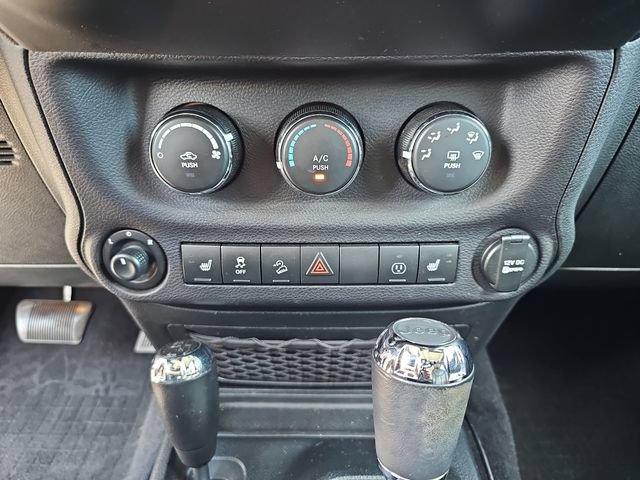 Used 2018 Jeep Wrangler Sahara AWD/4WD image 26