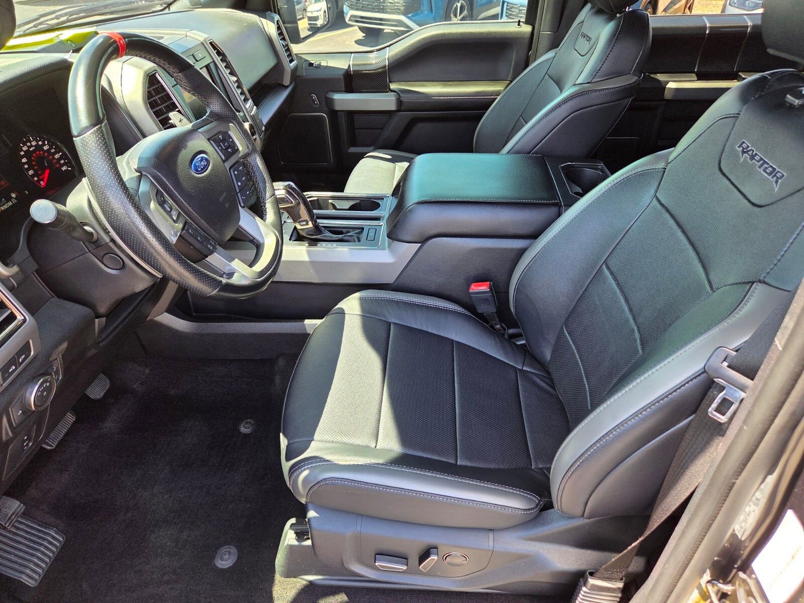 Used 2018 Ford F150 Raptor w/ Equipment Group 802A Luxury AWD/4WD image 7