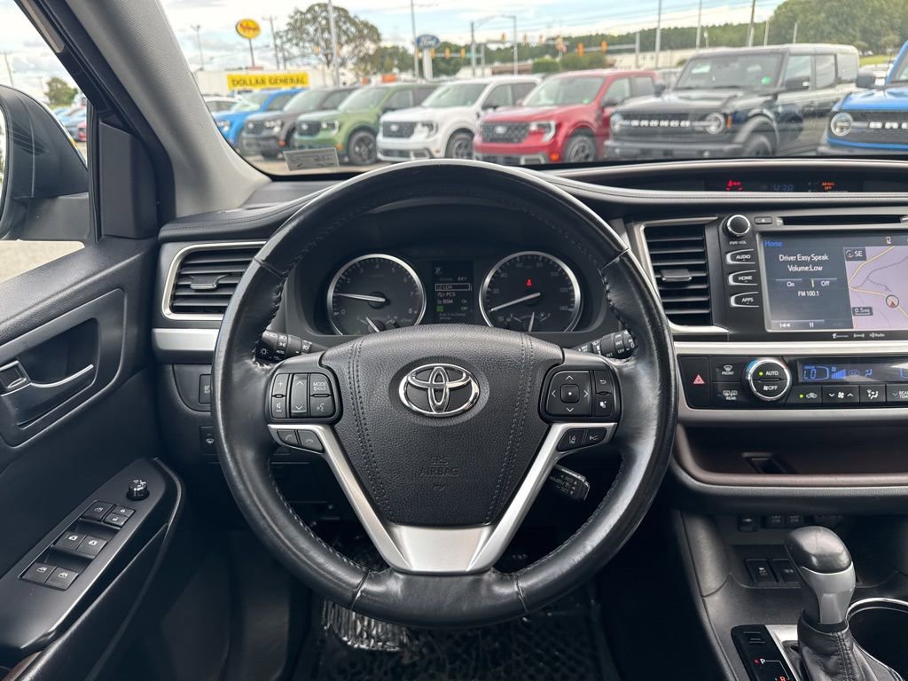 Used 2018 Toyota Highlander XLE image 26