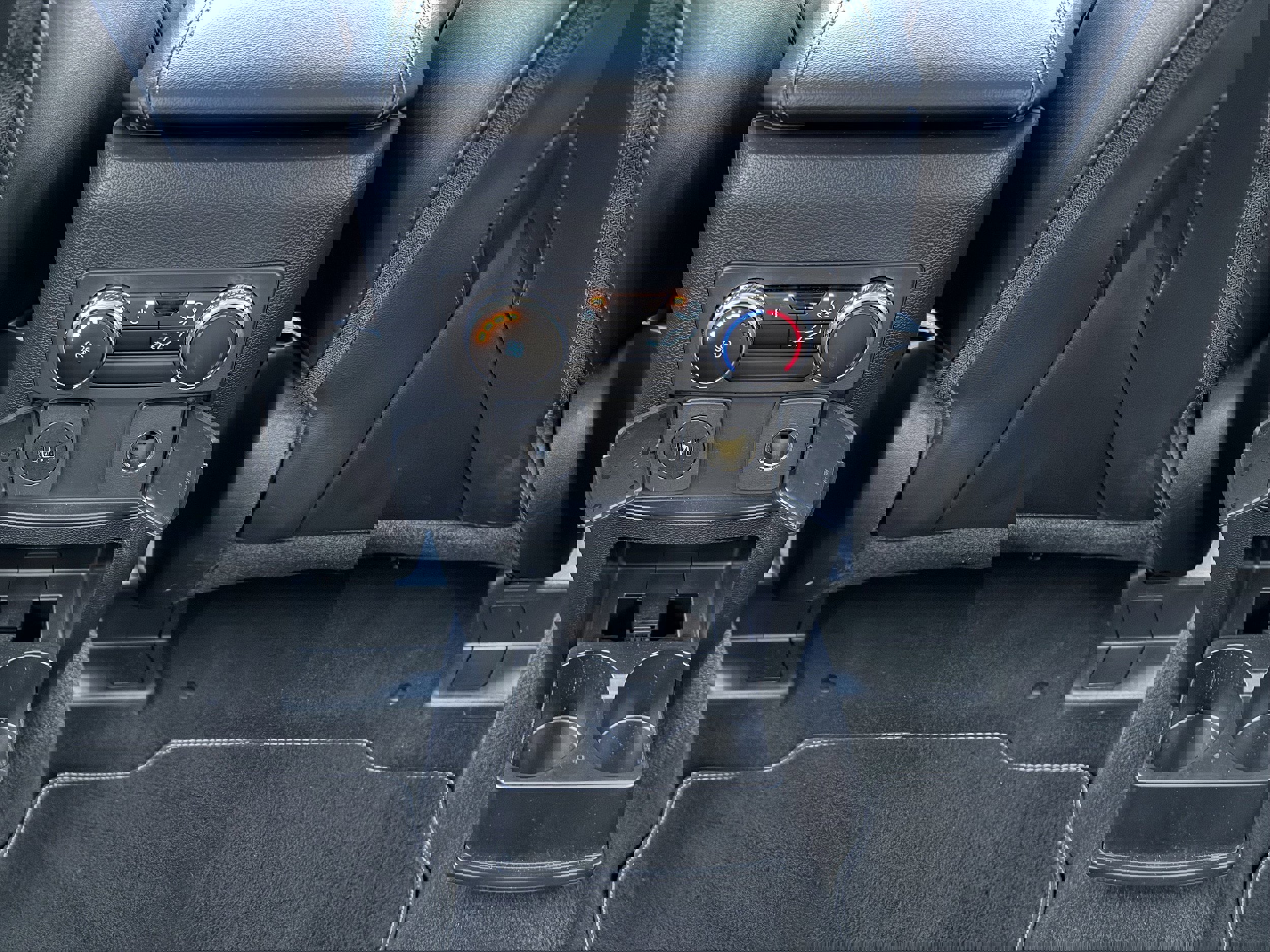 Used 2024 Ford Explorer XLT w/ Equipment Group 202A image 23