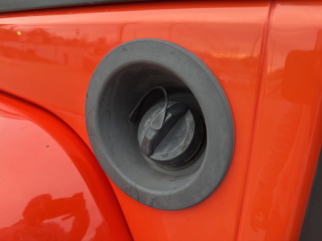 Used 2015 Jeep Wrangler Unlimited Sahara w/ Max Tow Package image 27