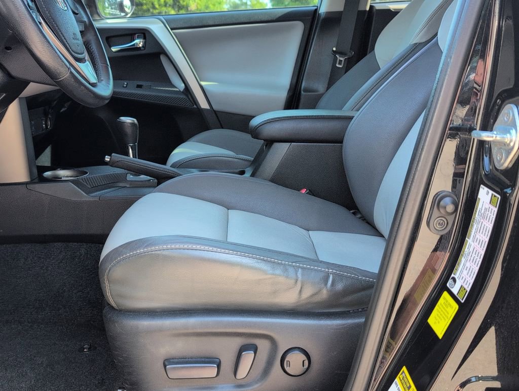 Used 2014 Toyota RAV4 Limited FWD image 10