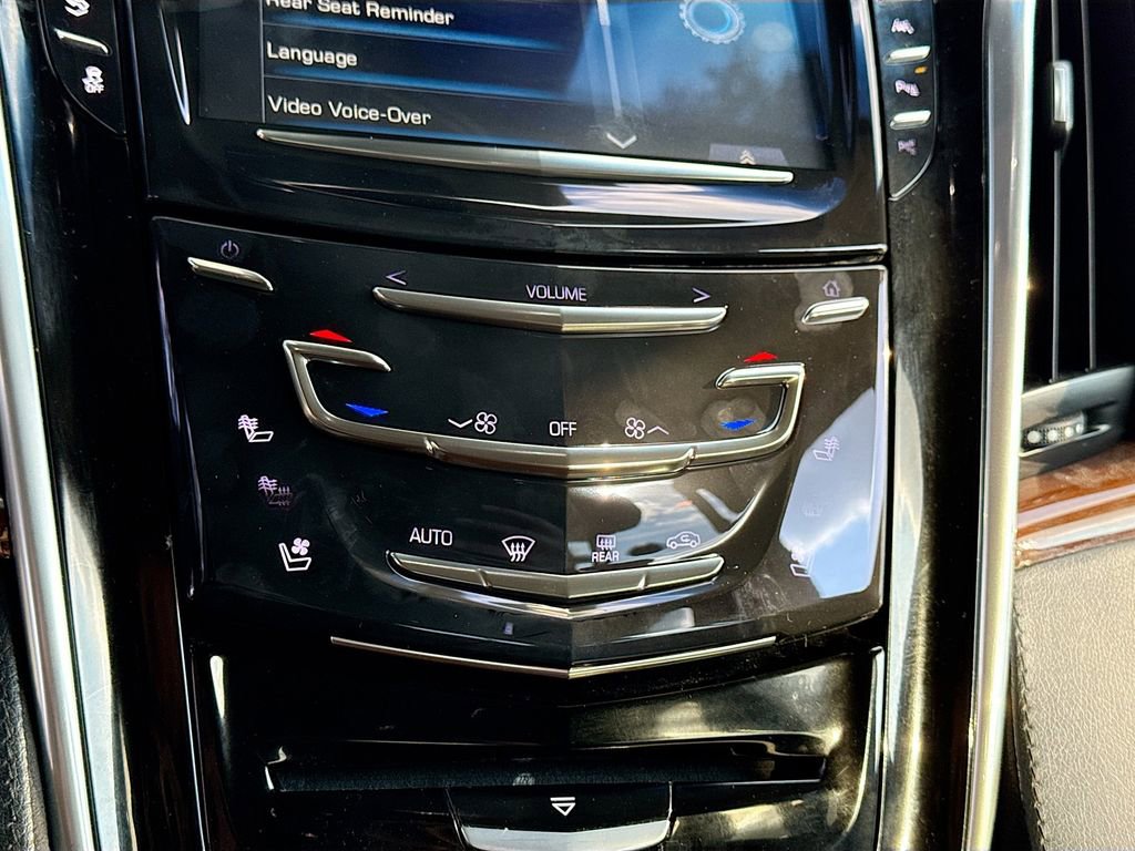 Used 2019 Cadillac Escalade Premium Luxury image 36