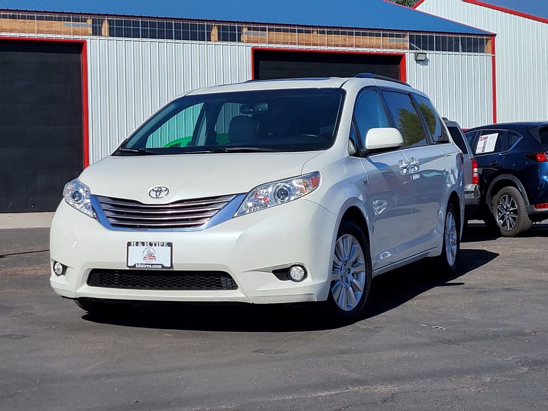 Used 2017 Toyota Sienna XLE w/ XLE Navigation Package AWD/4WD image 1
