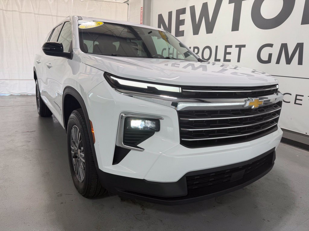 Used 2025 Chevrolet Traverse LT FWD image 41