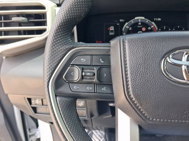 Used 2025 Toyota Tundra Limited AWD/4WD image 18