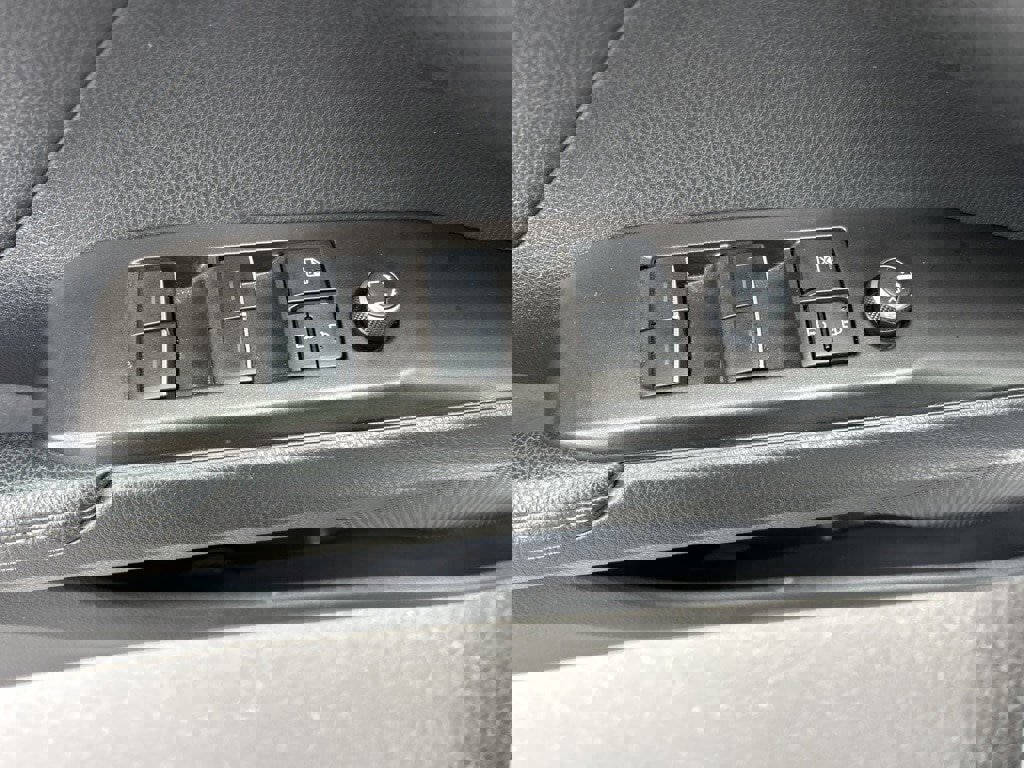 Used 2024 Toyota Camry XSE image 4