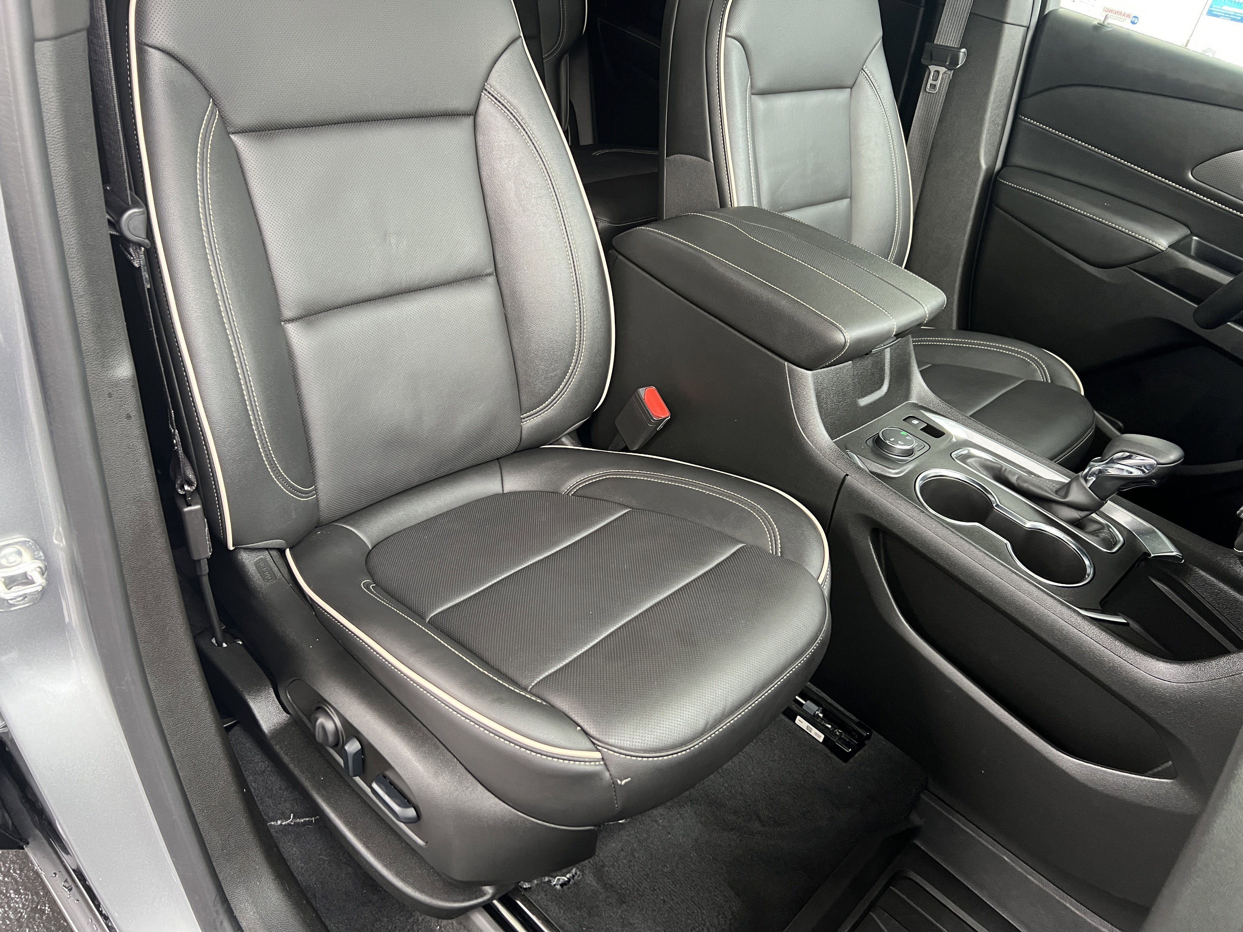 Used 2024 Chevrolet Traverse Premier w/ Redline Edition AWD/4WD image 28